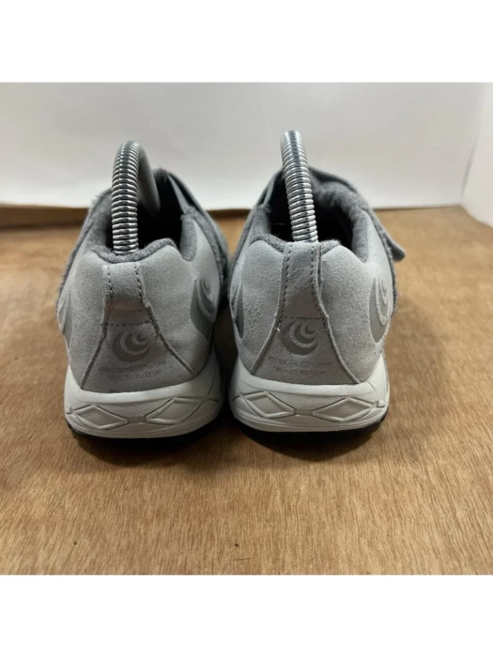 Topo Athletic Rekover Low Top Women Size 7 Grey Running Shoes